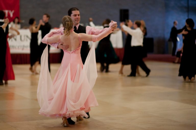 Learn to waltz online 3