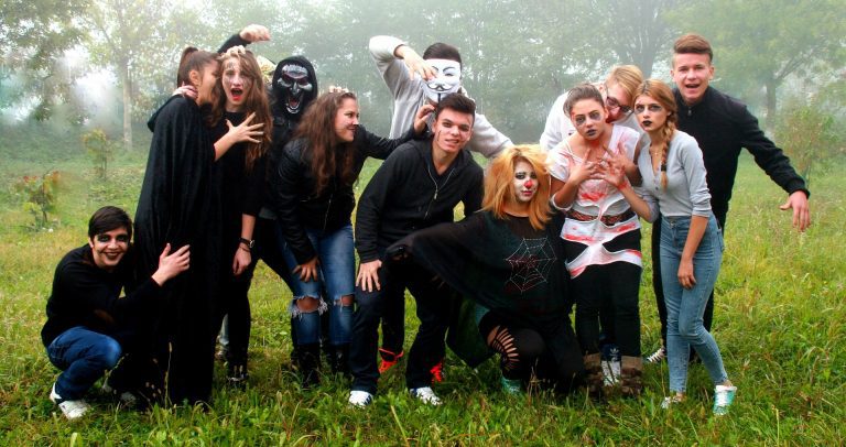 Make a horror movie 3