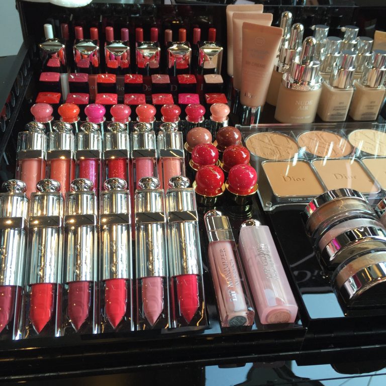 Learn how to put on Lipstick 2