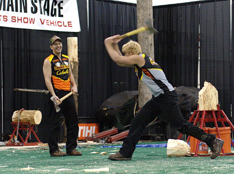 Learn to axe throw 3