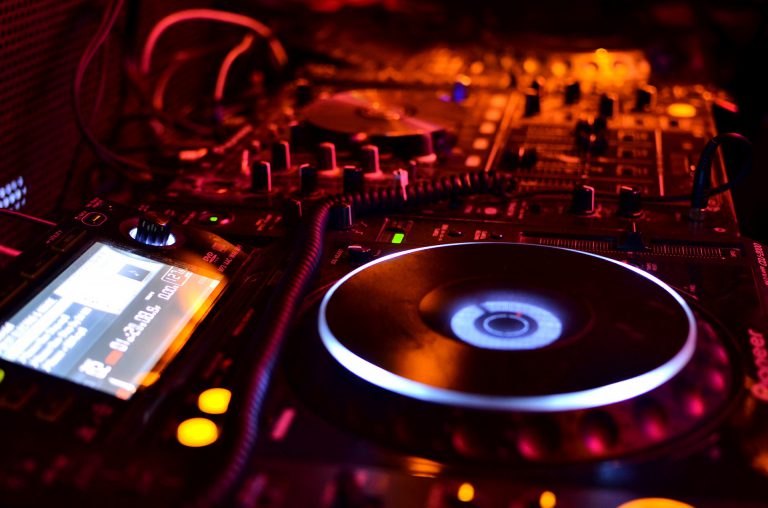 Listen to dance (edm – electronic dance music) music 3