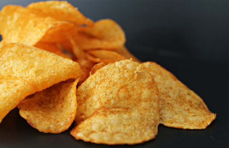 Eat potato chips 2