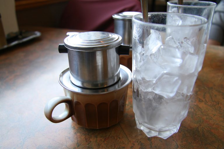 Go out for a ca phe sua da 3