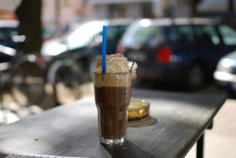 Make an eiskaffee 3