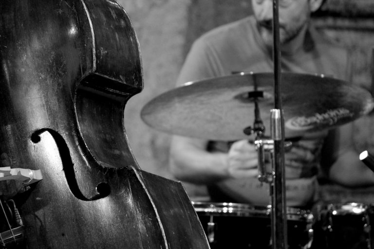 Listen to Jazz music 2