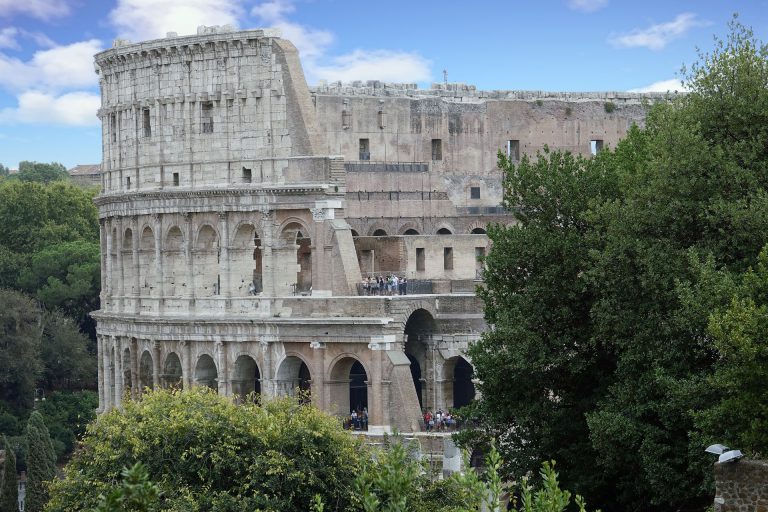 Travel to view impressive architecture 2