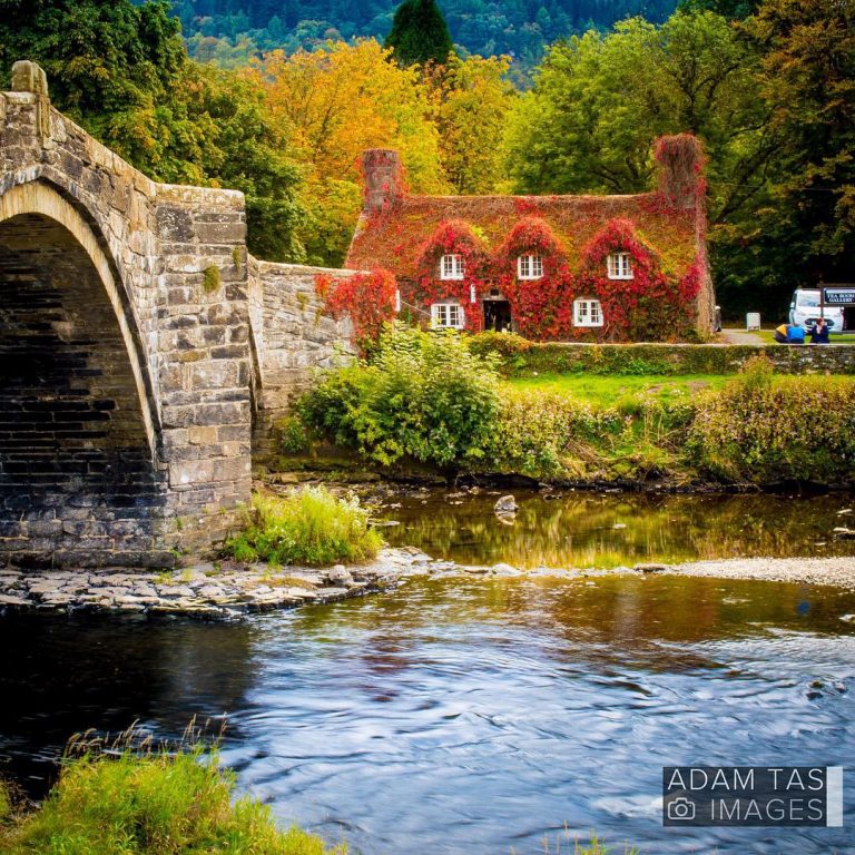 lanwrst Bridge (welsh: Y Bont Fawr)