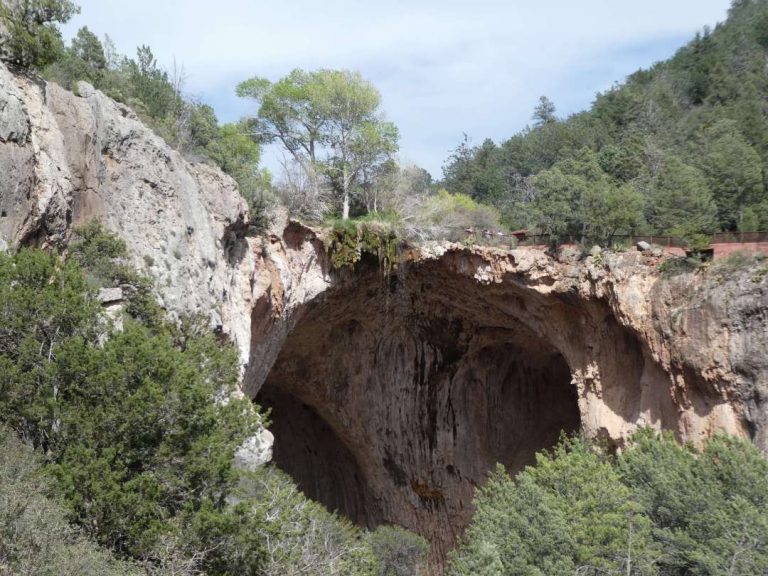 Tonto’s bridge is believed to be the world’s largest travertine natural bridge